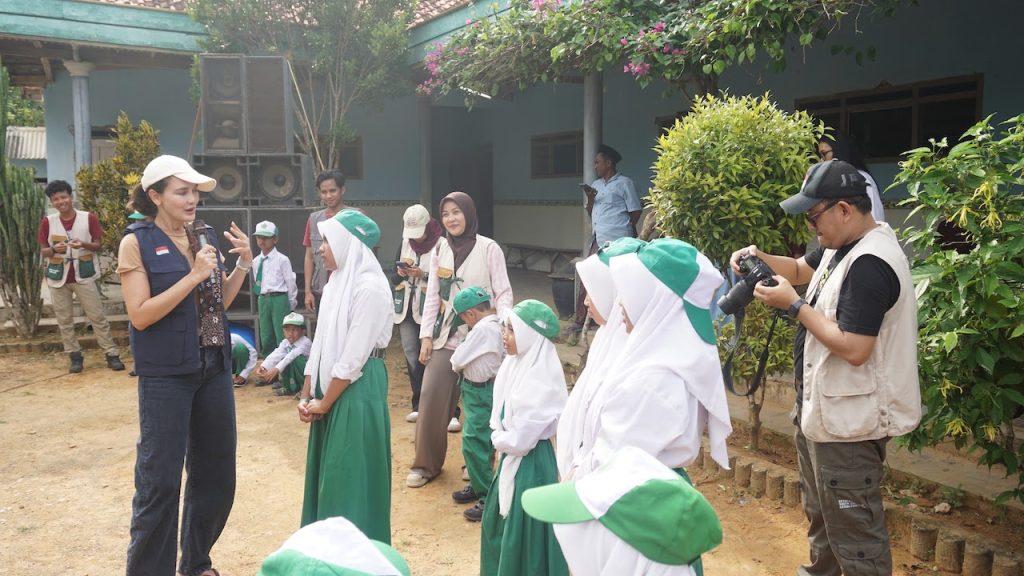 Cerita Renovasi Sekolah Luna Maya Libatkan Compok Literasi